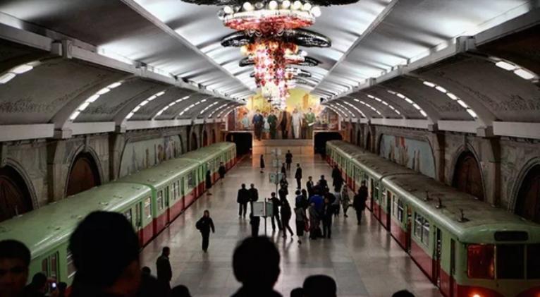 Stazione della metropolitana di Kiev.